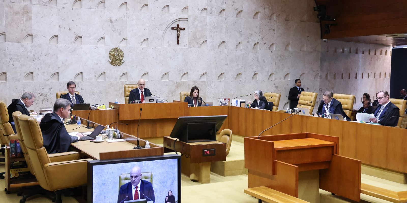 stf-valida-lei-que-garantiu-igualdade-salarial-entre-homens-e-mulheres
