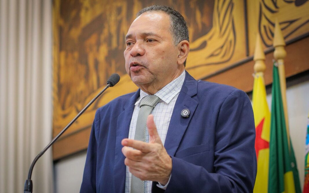 manoel-moraes-destaca-programas-sociais,-avancos-na-saude-e-rebate-denuncias-de-assedio-eleitoral