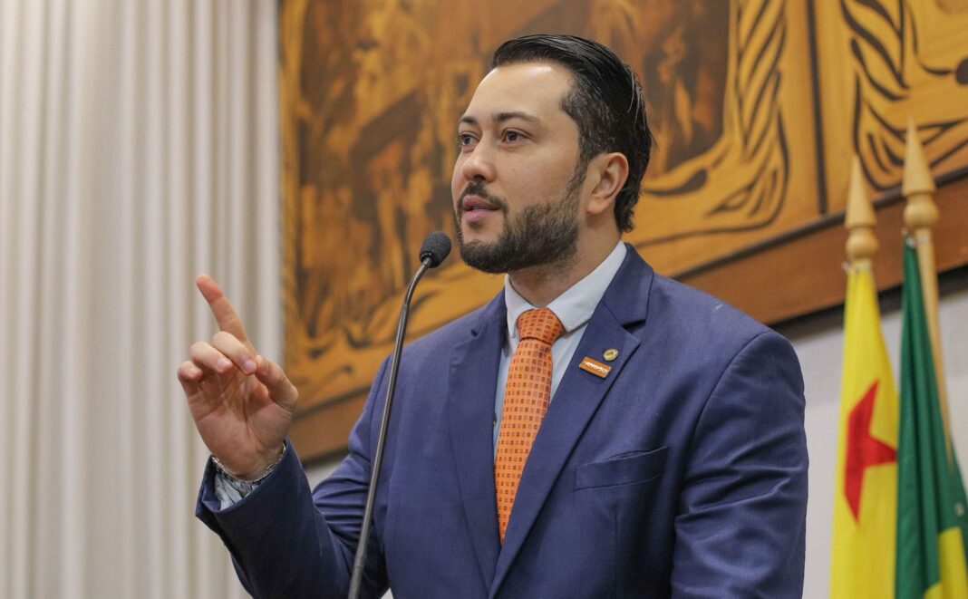 emerson-jarude-destaca-sucesso-dos-programas-passa-facil-e-partiu-enem-na-aleac