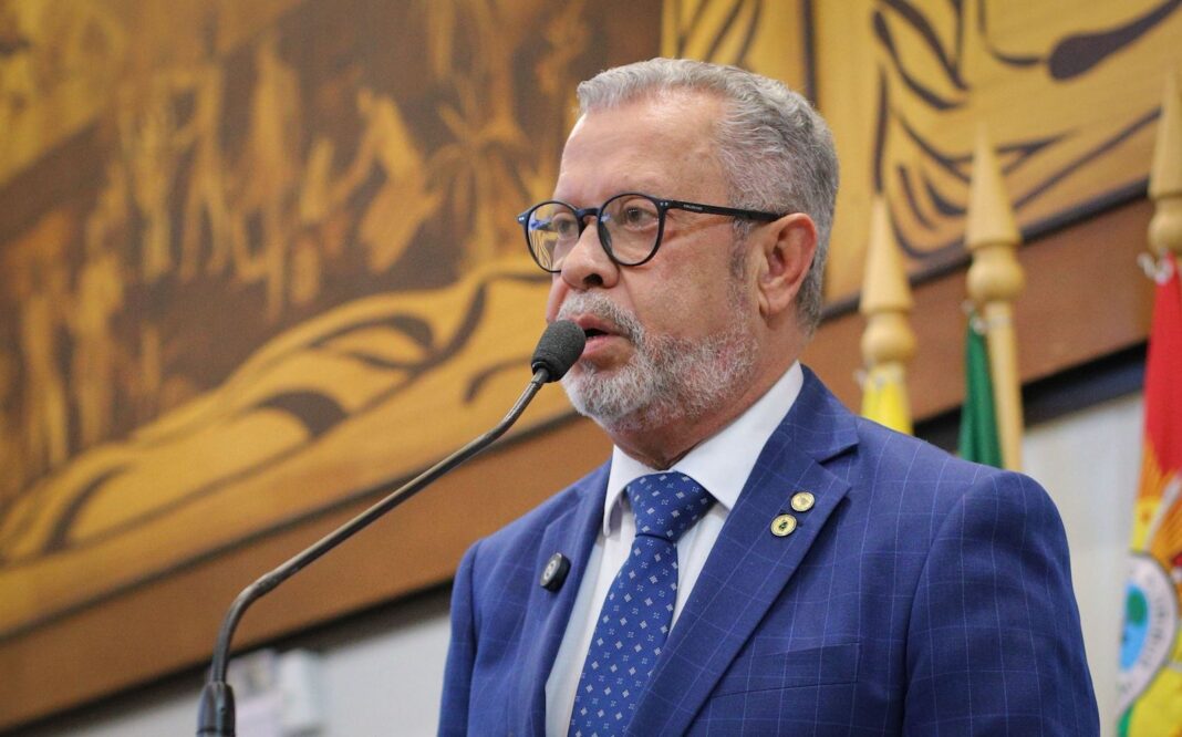 afonso-fernandes-defende-acolhimento-psicologico-nas-escolas-e-valorizacao-da-cultura-acreana-na-aleac