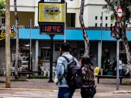Céu amanhecendo frio em Rio Branco durante onda de ar polar no Acre