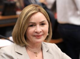 Deputada federal Socorro Neri durante pronunciamento sobre PEC da jornada de trabalho
