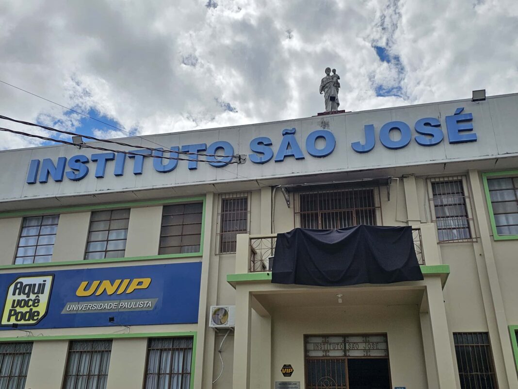 Governo do Acre adia volta às aulas após ataque