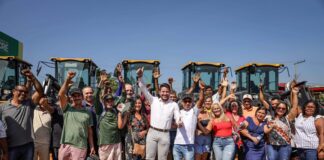 mercado de trabalho no Acre com avanço dos serviços e queda do agro