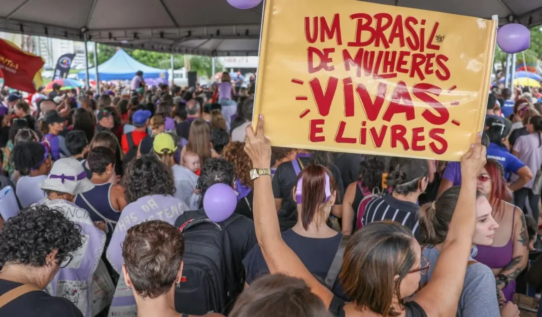 pensão para órfãos de feminicídio benefício social Brasil