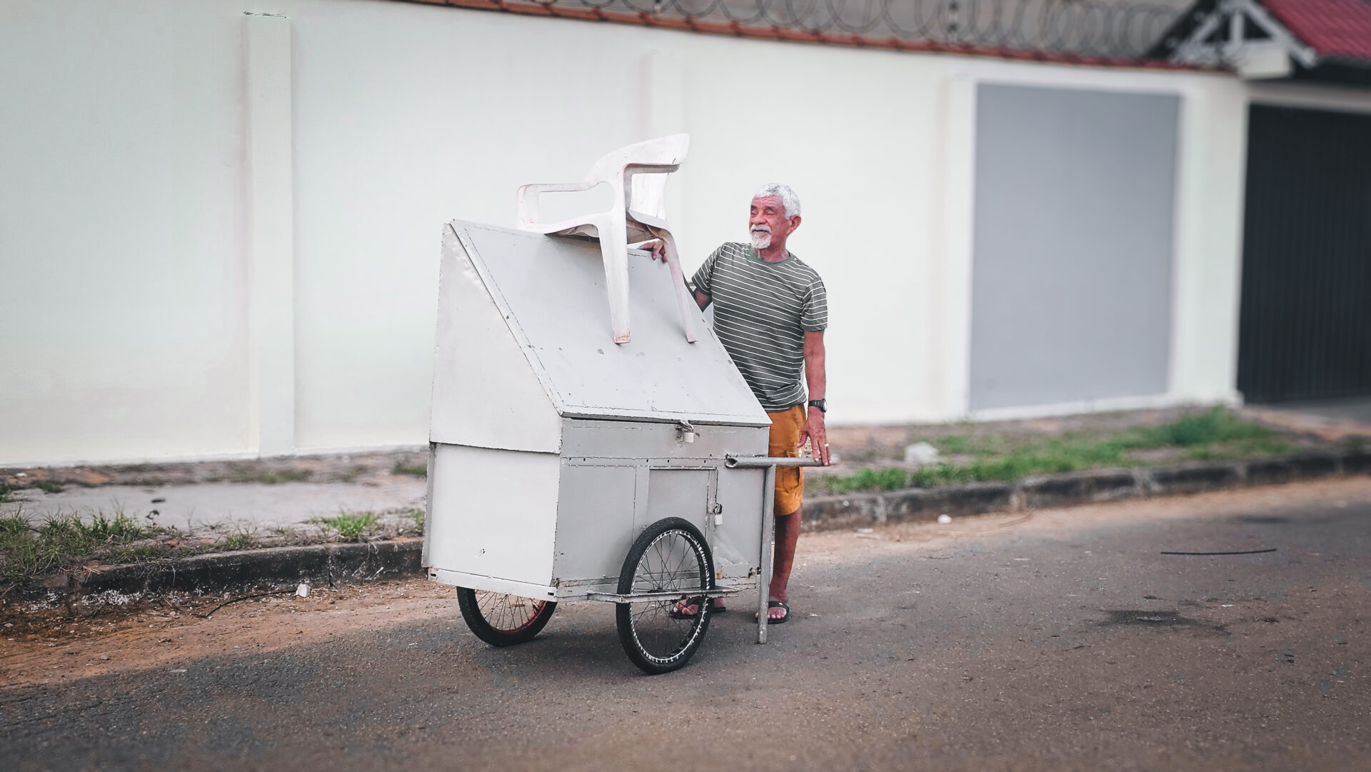 "Mais um dia de trabalho concluído."