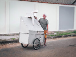 "Mais um dia de trabalho concluído."