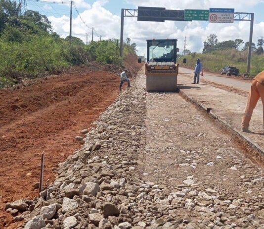 BR 364 no Acre com obras manutenção tráfego e cobrança por transparência