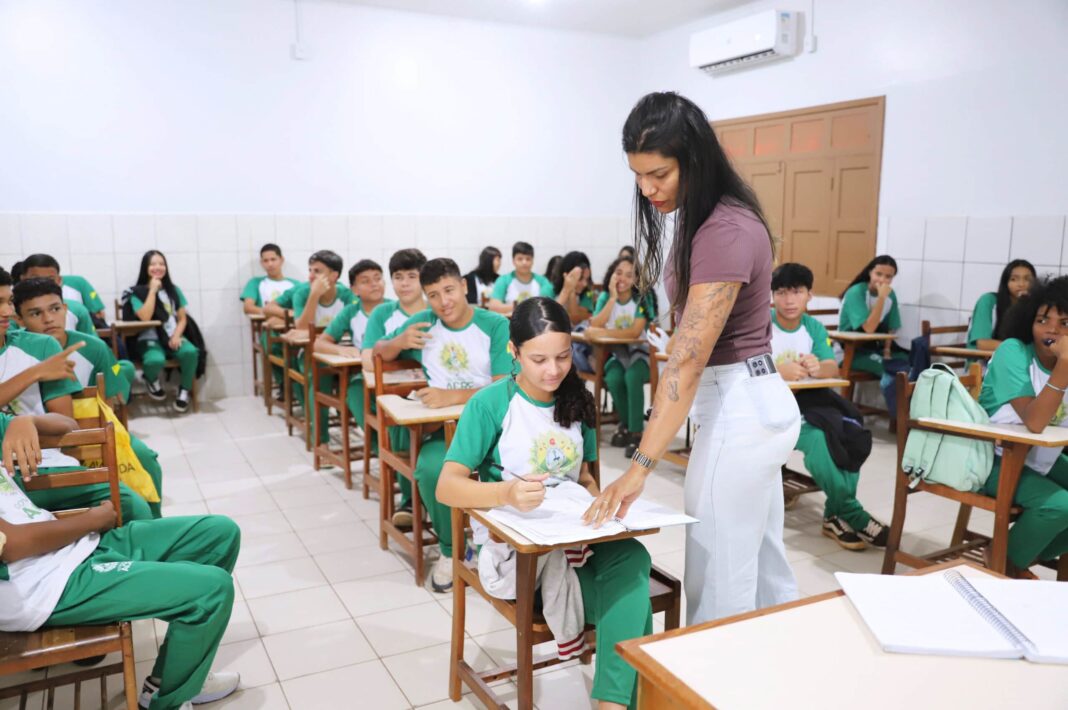 Estudantes da rede pública do Acre recebem orientação sobre inscrições do Enem 2026