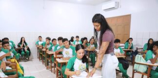 Educação orienta estudantes sobre inscrições do Enem 2026 no Acre Estudantes da rede pública do Acre recebem orientação sobre inscrições do Enem 2026