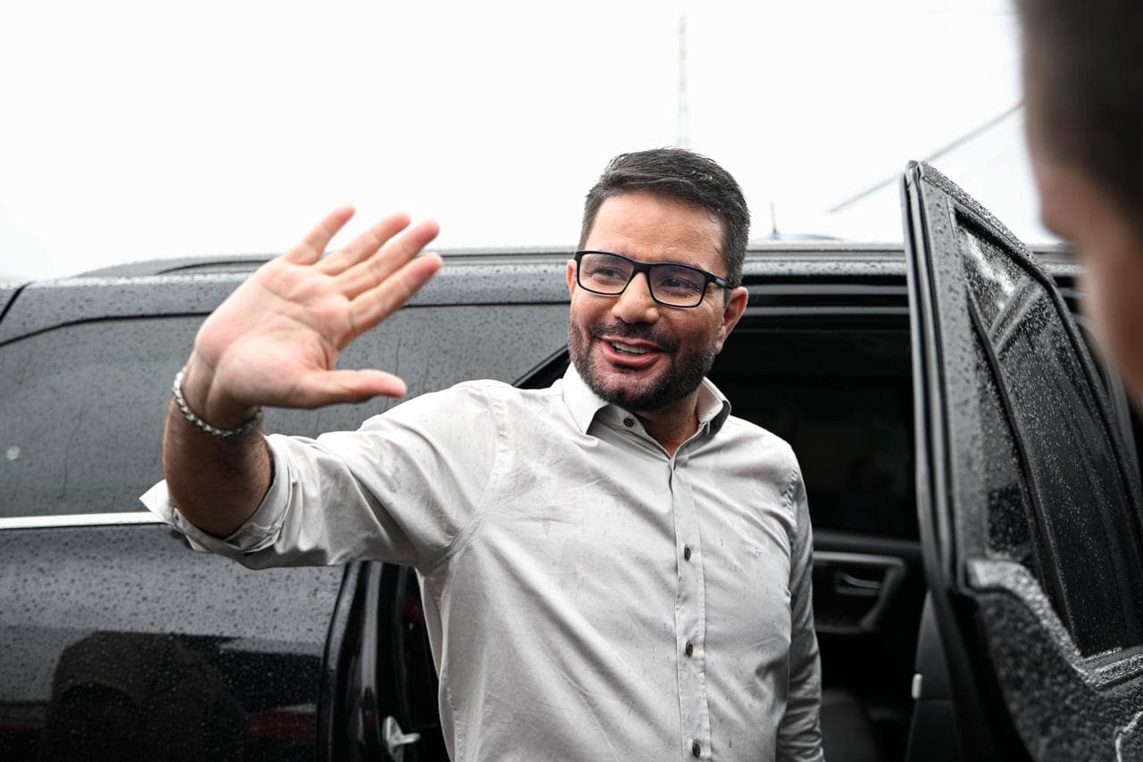 Gladson Cameli deixa governo do Acre e mira disputa ao Senado em 2026