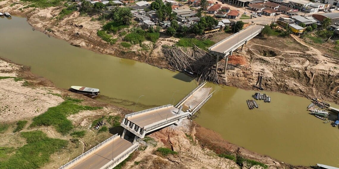 Ponte Frei Paolino após desabamento em Sena Madureira