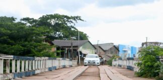 Ponte de integração entre Brasil e Bolívia na fronteira do Acre