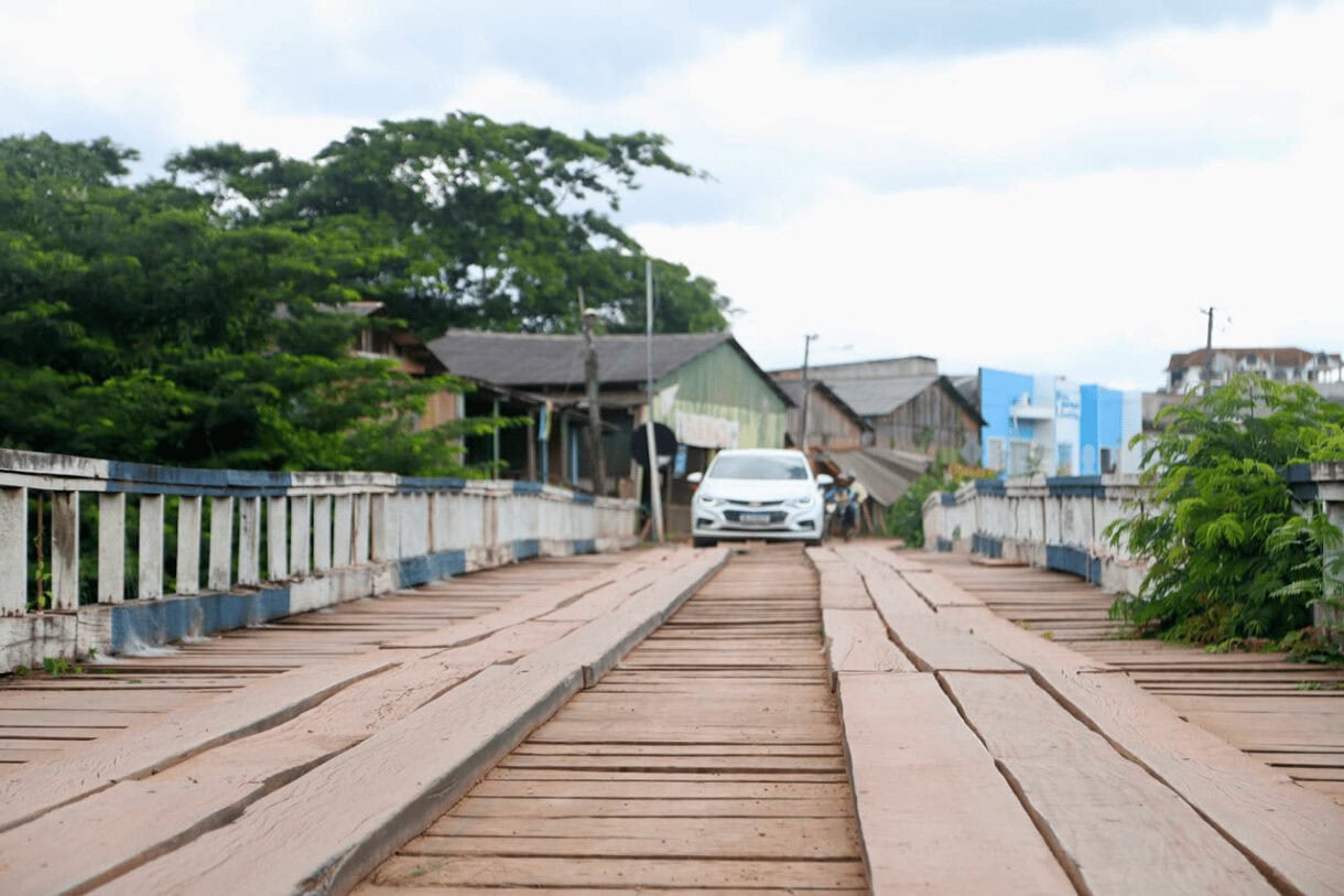 Ponte de integração entre Brasil e Bolívia na fronteira do Acre