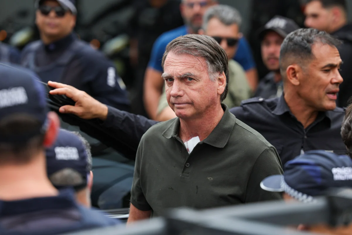 Moraes mantém prisão domiciliar de Bolsonaro e amplia medidas cautelares