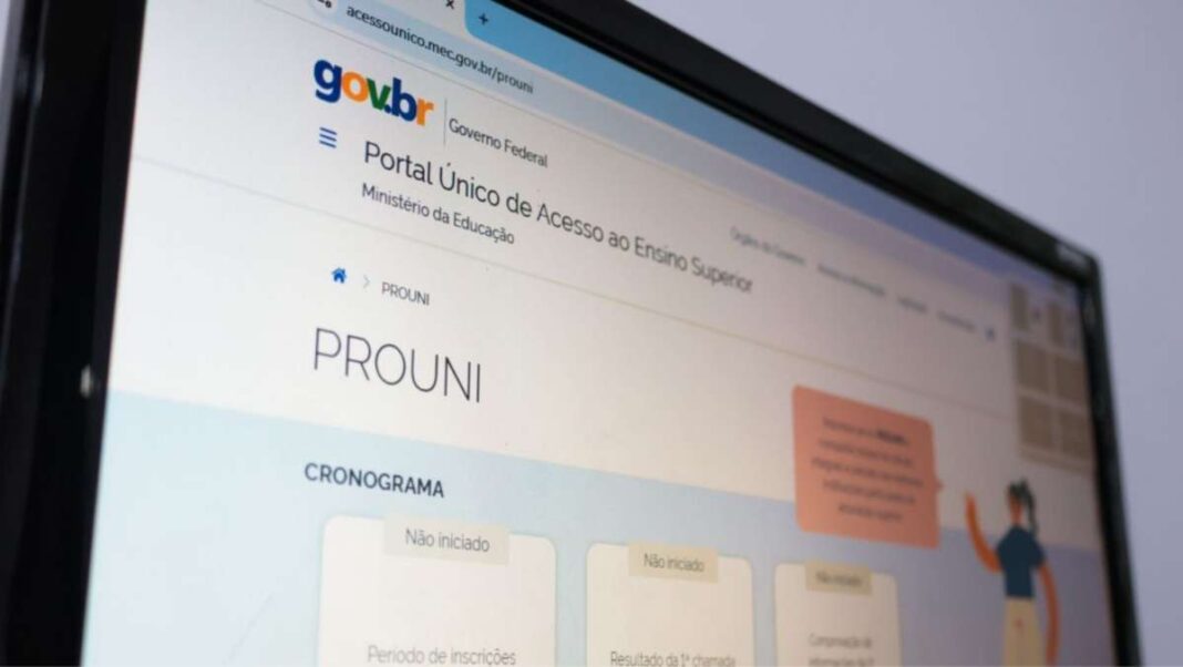 Prouni 2026 com inscrições abertas para bolsas do segundo semestre pelo Portal Único de Acesso.