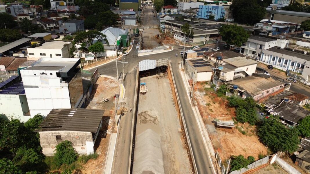 Viaduto da Avenida Ceará liberado para o trânsito em Rio Branco durante etapa do Complexo Viário.