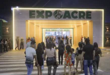 Expoacre 2026: veja os principais fatos que marcaram as últimas 24 horas no maior evento do Acre Visitantes circulam pelos estandes da Expoacre 2026 no Parque de Exposições Wildy Viana, em Rio Branco (AC).