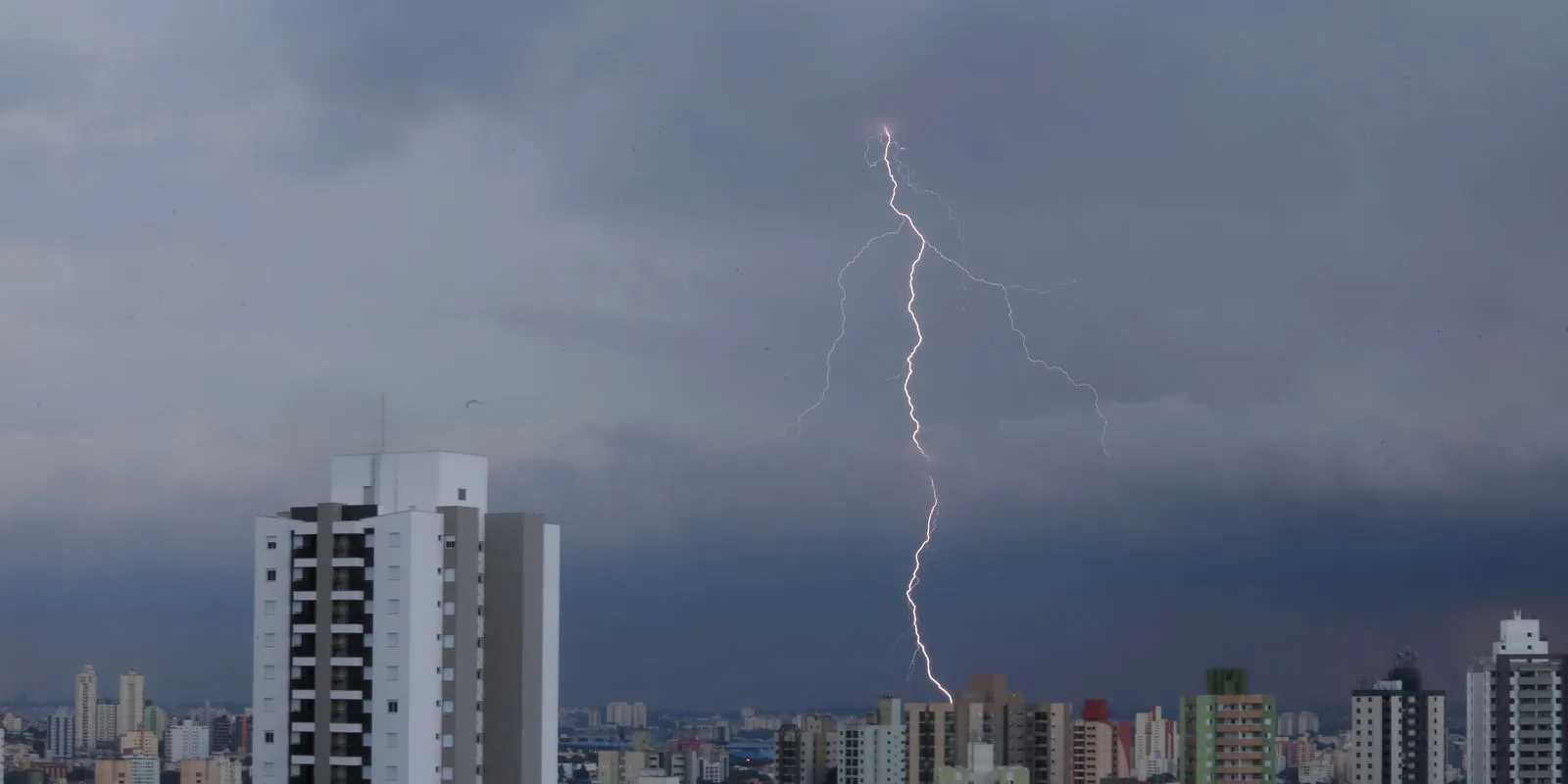 Chuvas persistentes colocam São Paulo em estado de atenção para deslizamentos