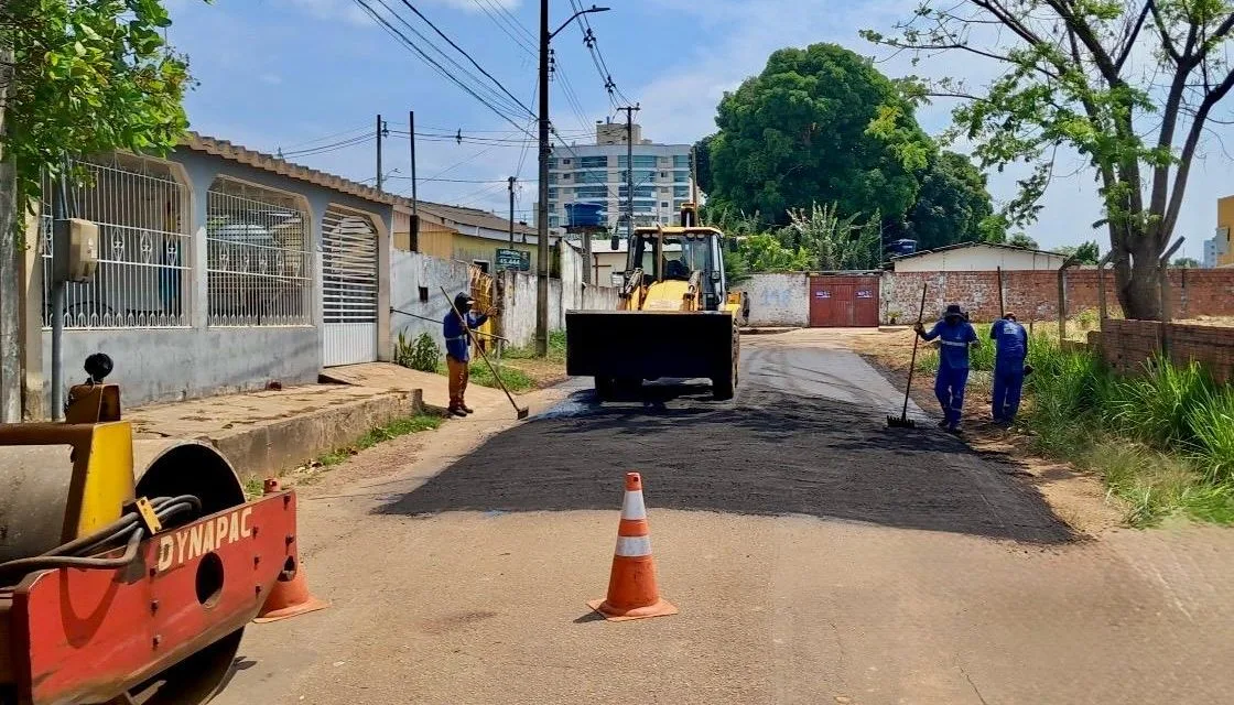 Emurb mantém equipes mobilizadas, neste sábado, com ações de manutenção, drenagem e recuperação de vias em Rio Branco