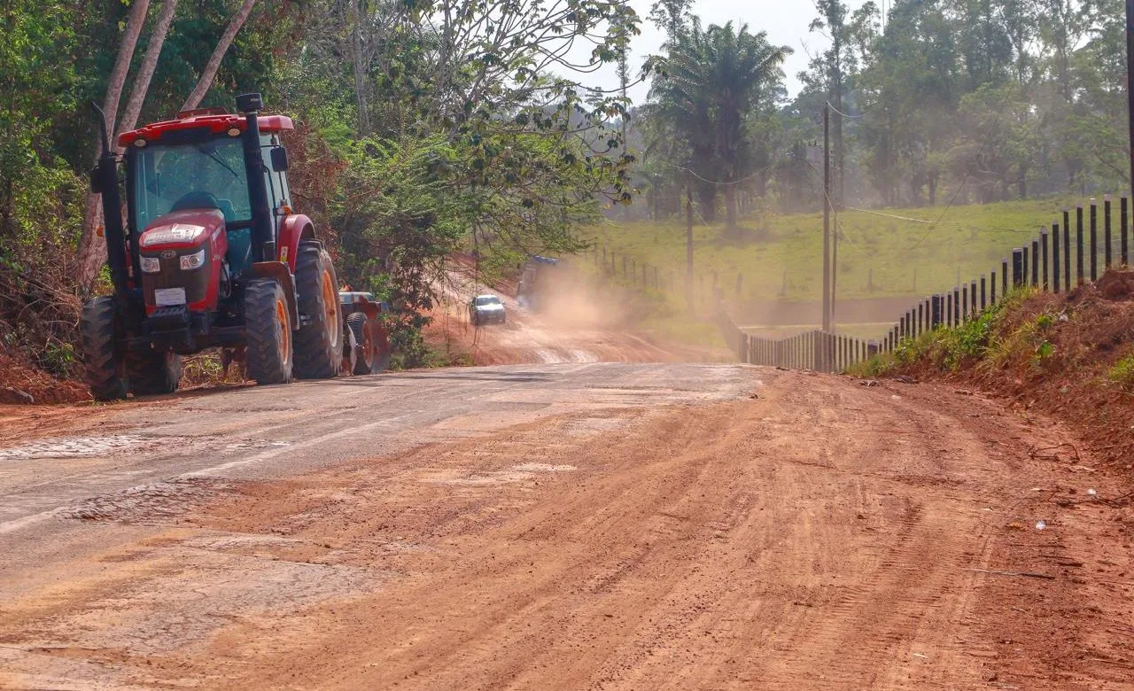 Prefeitura de Rio Branco vistoria 5,6 km de obras no ramal Boa Água